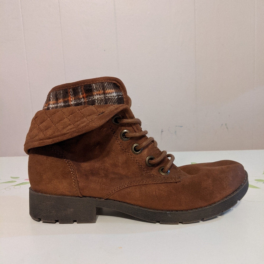 Arizona Brown/Plaid Lace Up Boots
